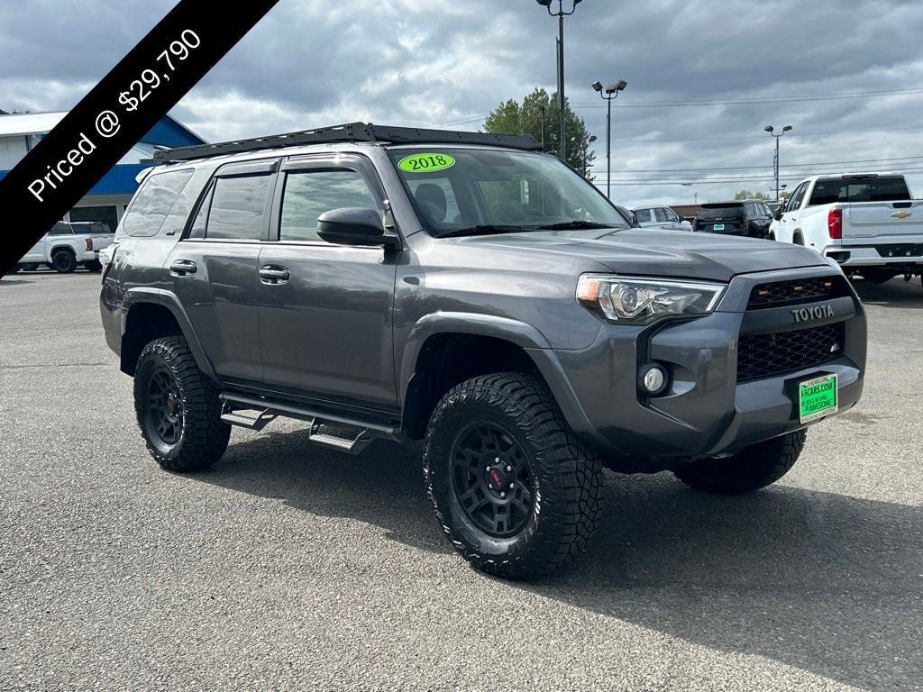 Used 2018 Toyota 4Runner SR5 AWD/4WD image 4
