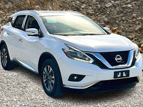 Used 2018 Nissan Murano SL w/ Moonroof Package image 11