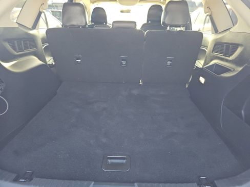 Used 2017 Ford Edge SE FWD image 15