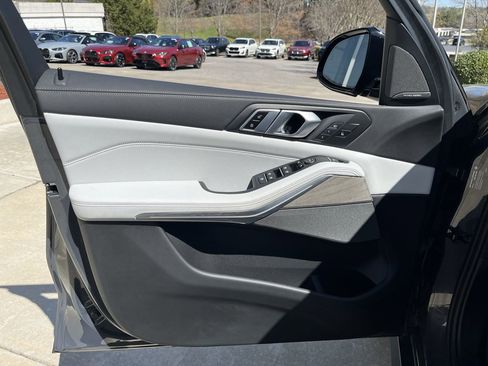 Used 2023 BMW X5 M50i w/ Executive Package image 19