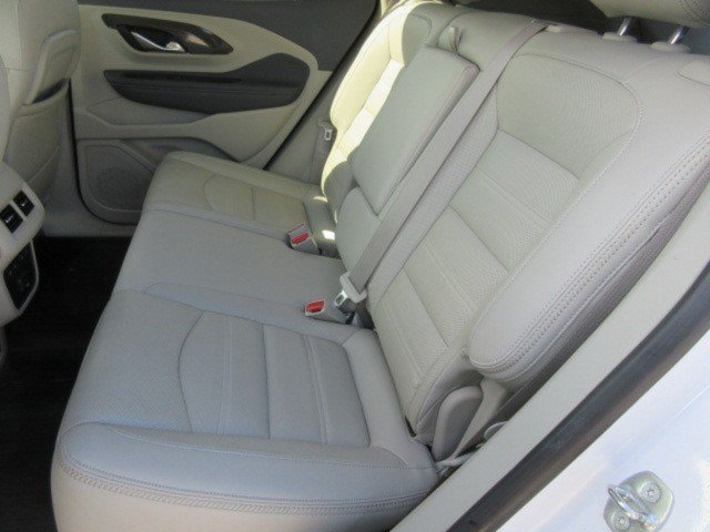 Used 2024 GMC Terrain Denali w/ Denali Premium Package AWD/4WD image 15