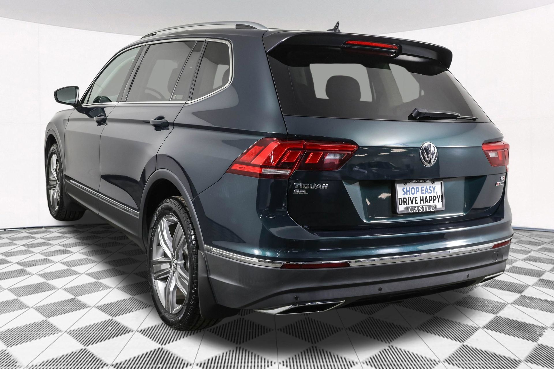 Used 2018 Volkswagen Tiguan SEL Premium AWD/4WD image 16