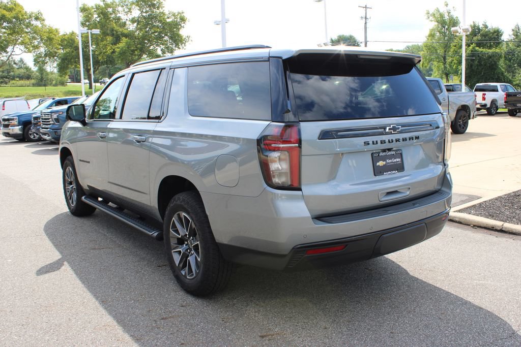 Used 2024 Chevrolet Suburban Z71 w/ Luxury Package AWD/4WD image 33