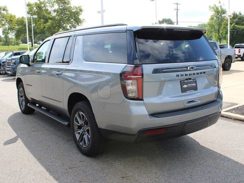 Used 2024 Chevrolet Suburban Z71 w/ Luxury Package AWD/4WD image 33