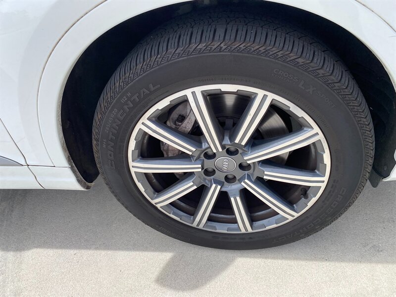Used 2017 Audi Q7 3.0T Premium Plus AWD/4WD image 30