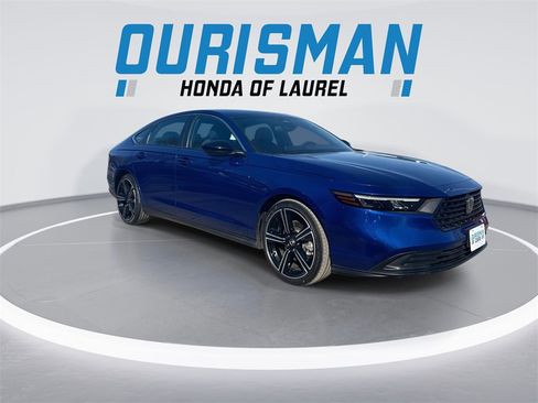 Used 2023 Honda Accord Sport image 2