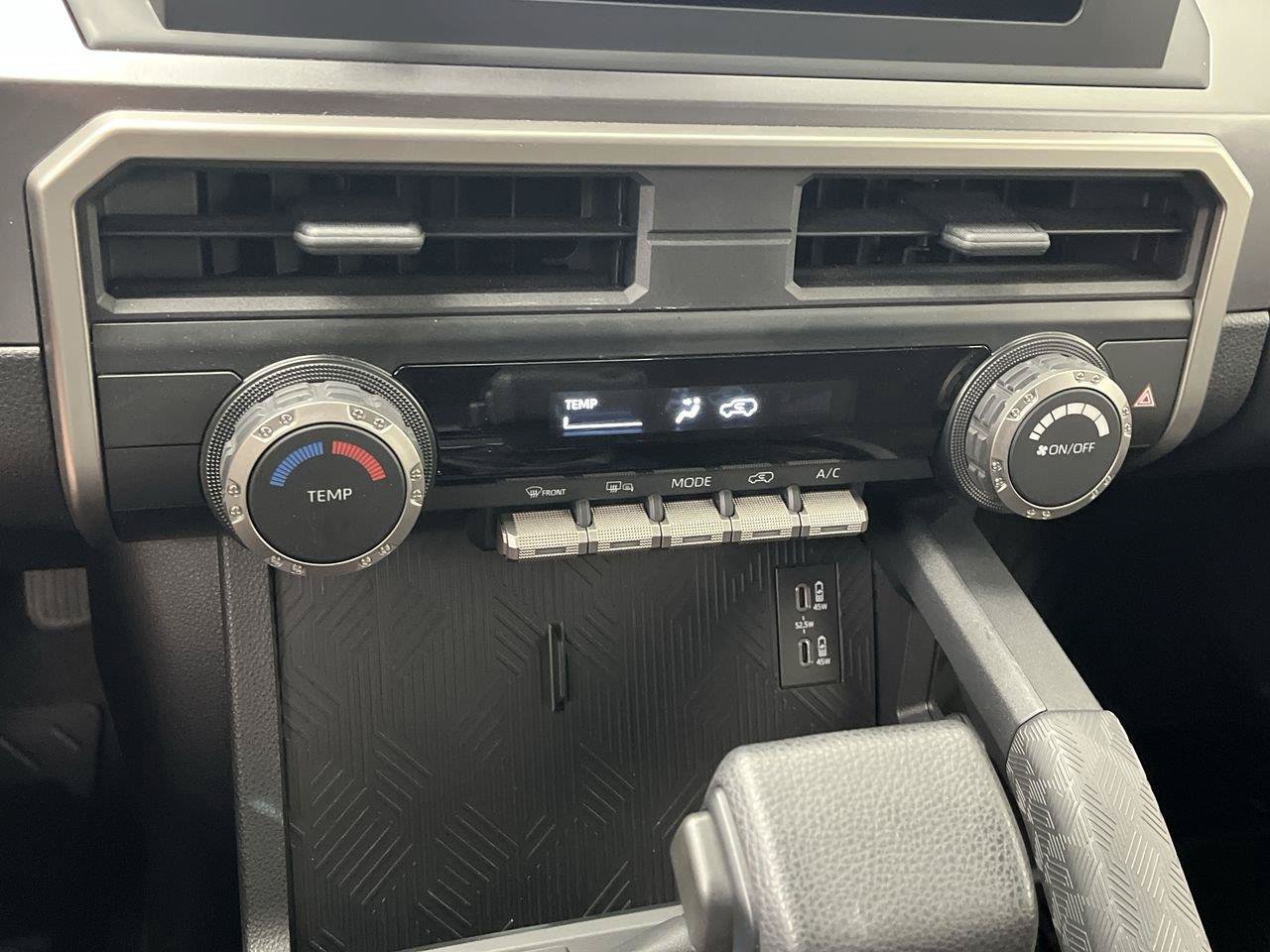 Used 2025 Toyota 4Runner SR5 AWD/4WD image 18