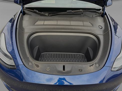 Used 2022 Tesla Model Y Long Range AWD/4WD image 11