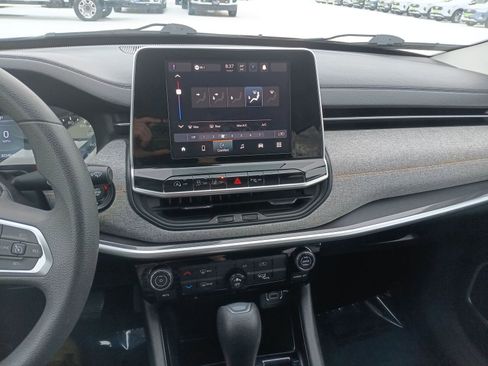 Certified 2022 Jeep Compass Sport image 19