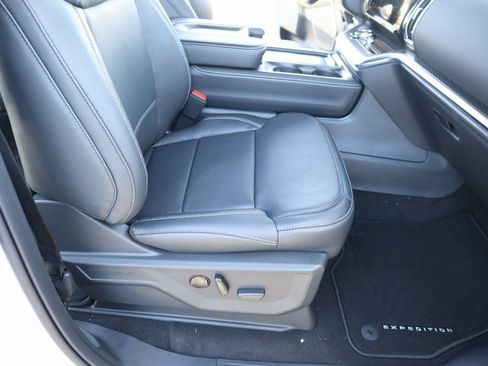 New 2025 Ford Expedition Platinum w/ Stealth Performance Package image 14