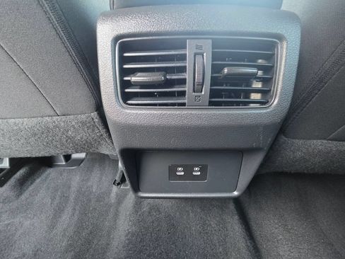 Used 2024 Nissan Rogue SV AWD/4WD image 7