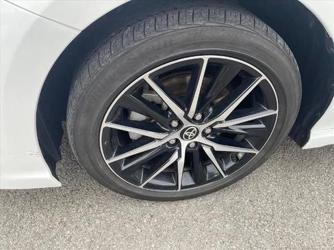 Used 2024 Toyota Camry SE image 6