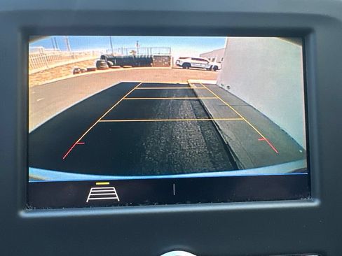 Used 2021 Chevrolet Equinox LT FWD image 34