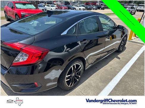 Used 2017 Honda Civic EX-T image 5