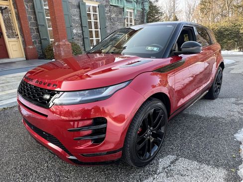 Used 2023 Land Rover Range Rover Evoque R-Dynamic SE image 4
