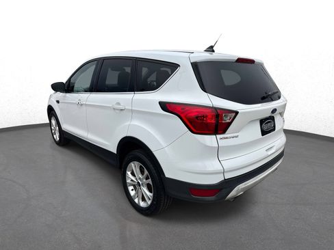 Used 2019 Ford Escape SE image 5