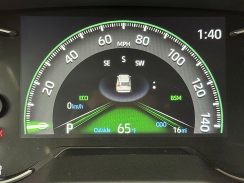 Used 2025 Toyota RAV4 XLE Premium image 25