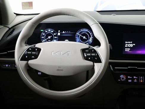 Used 2023 Kia Niro Wave image 23