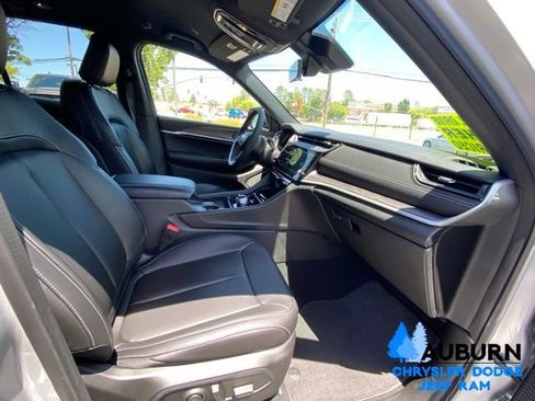 Used 2026 Jeep Grand Cherokee Limited AWD/4WD image 15