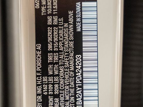 Used 2023 Porsche Cayenne Platinum Edition image 65