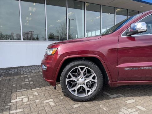 Used 2019 Jeep Grand Cherokee Overland AWD/4WD image 9