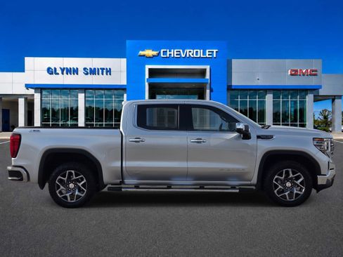 Used 2022 GMC Sierra 1500 SLT w/ SLT Premium Plus Package AWD/4WD image 6