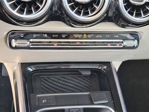 Used 2020 Mercedes-Benz GLB 250 4MATIC image 20