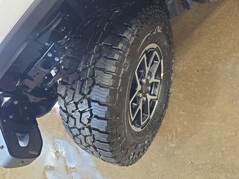 New 2026 Jeep Gladiator Rubicon AWD/4WD image 32