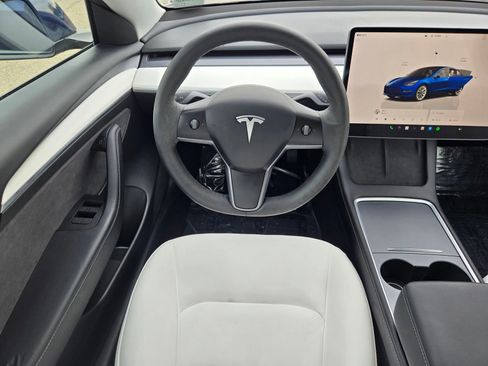 Used 2023 Tesla Model 3 Standard Range image 12