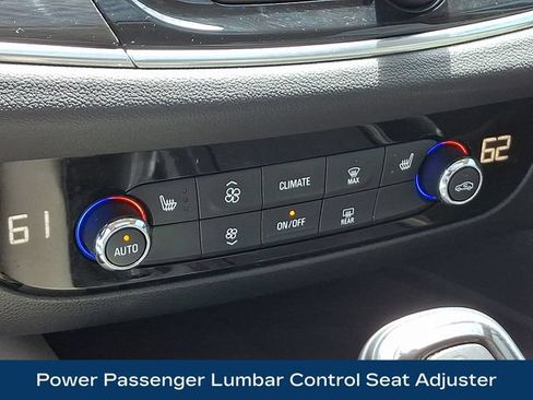 Used 2021 Buick Enclave Essence w/ Sound and Sites Package AWD/4WD image 16