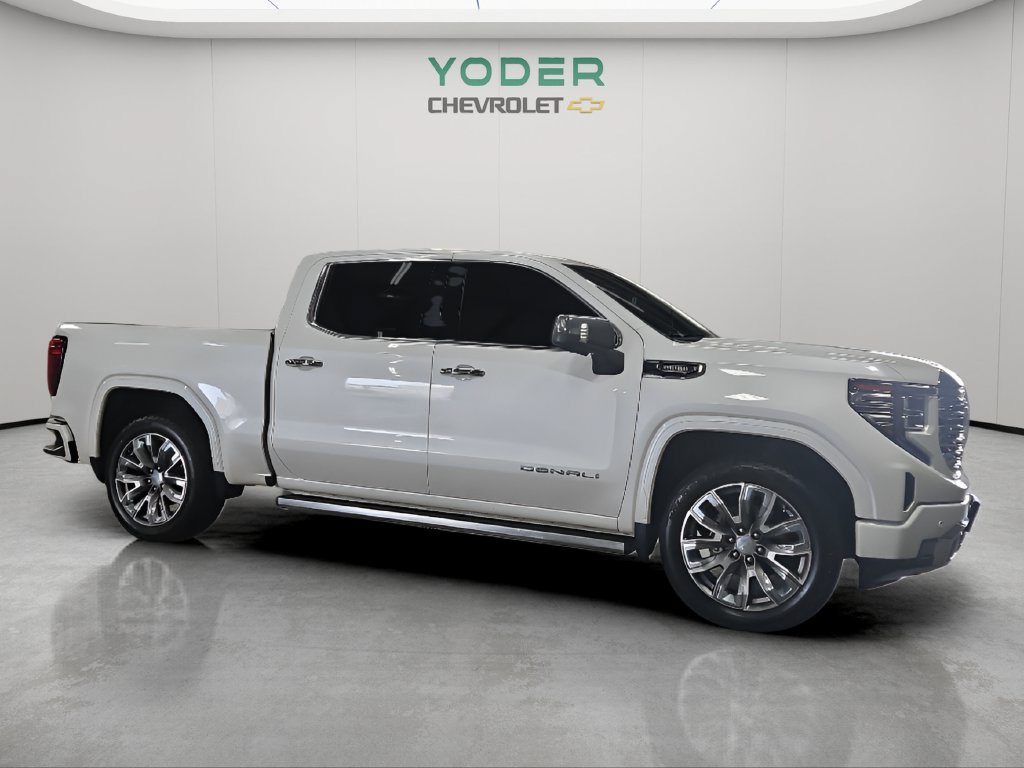 Used 2023 GMC Sierra 1500 Denali w/ Denali Reserve Package AWD/4WD image 3