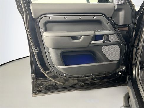 Used 2024 Land Rover Defender 130 X image 18