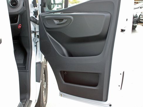 Used 2025 Mercedes-Benz Sprinter 2500 image 19