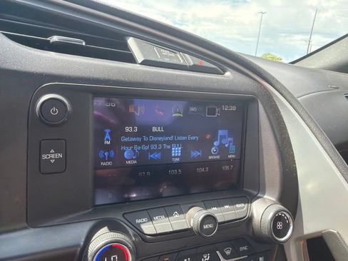 Used 2017 Chevrolet Corvette Stingray Coupe RWD image 18