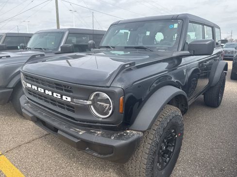 New 2026 Ford Bronco 4-Door w/ Sasquatch Package image 2