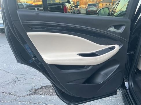 Used 2018 Buick Envision Premium image 14