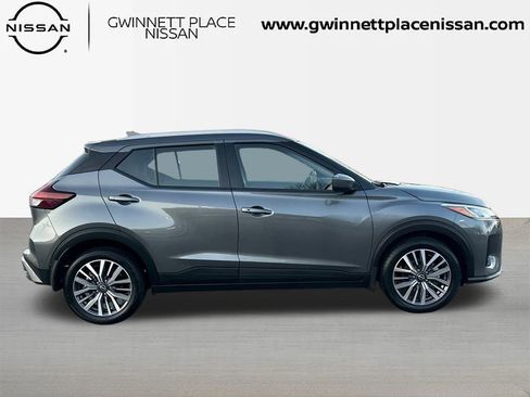 Used 2024 Nissan Kicks SV image 4
