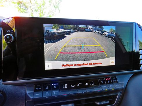 Used 2025 Toyota Camry LE image 31