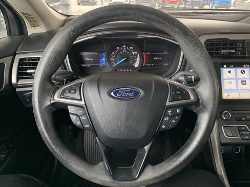 Used 2017 Ford Fusion SE w/ Fusion SE Technology Package FWD image 14