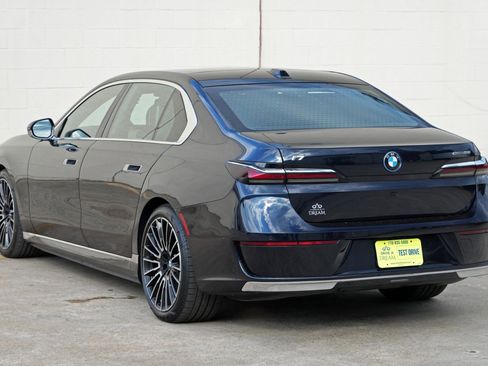 Used 2024 BMW i7 eDrive50 w/ M Sport Package RWD image 62