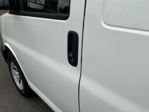 Used 2012 Chevrolet Express 1500 image 9