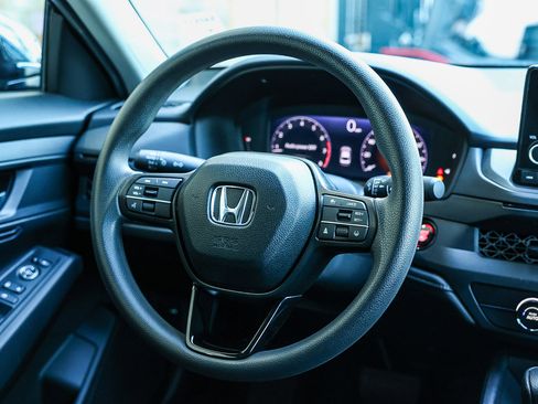 Used 2025 Honda Accord LX image 19