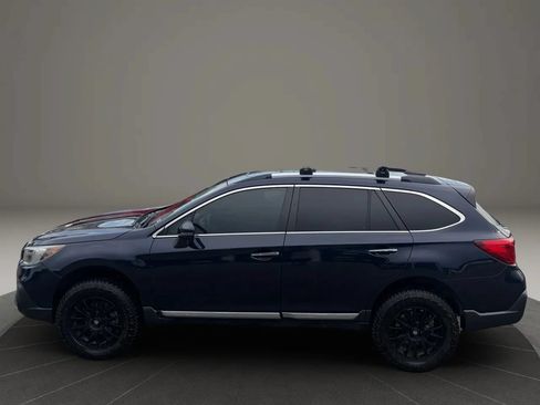 Used 2018 Subaru Outback 3.6R Touring AWD/4WD image 2