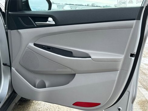 Used 2021 Hyundai Tucson SE image 11