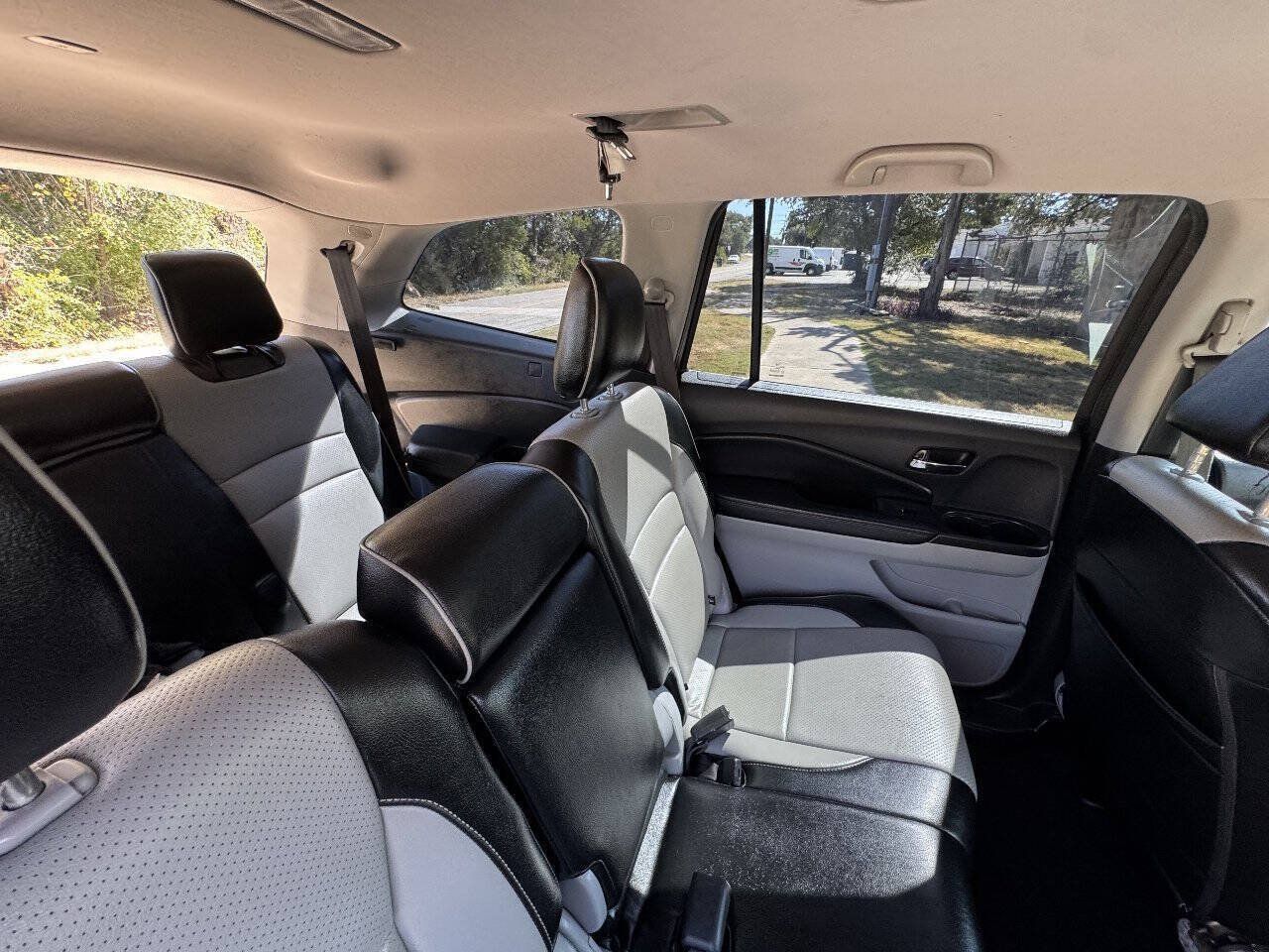 Used 2017 Honda Pilot LX image 30