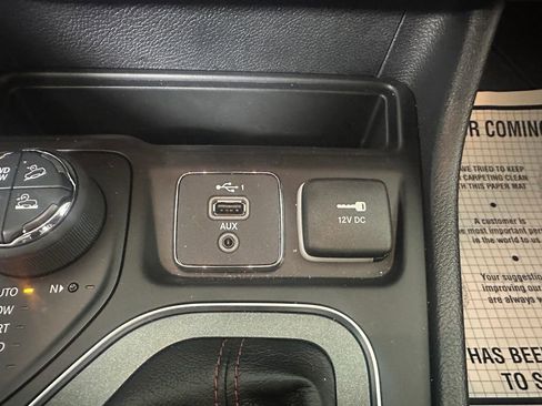 Used 2020 Jeep Cherokee Trailhawk w/ Comfort/Convenience Group image 33