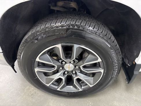 Used 2024 Chevrolet Silverado 1500 LT image 31