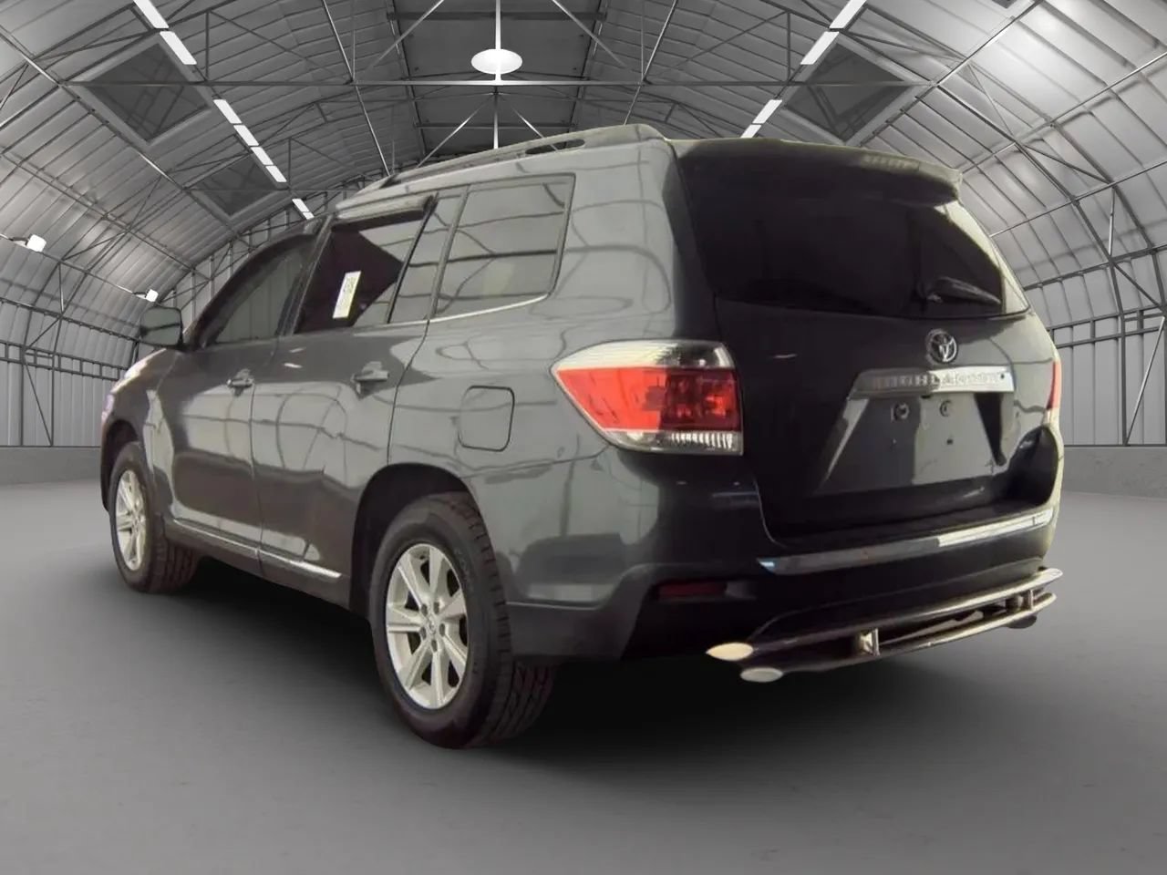 Used 2013 Toyota Highlander SE AWD/4WD image 3