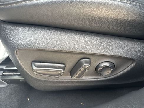 Used 2022 Toyota Highlander XSE AWD/4WD image 14