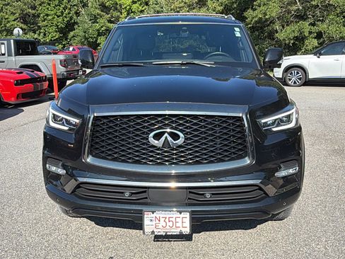 Used 2024 INFINITI QX80 Sensory AWD/4WD image 3